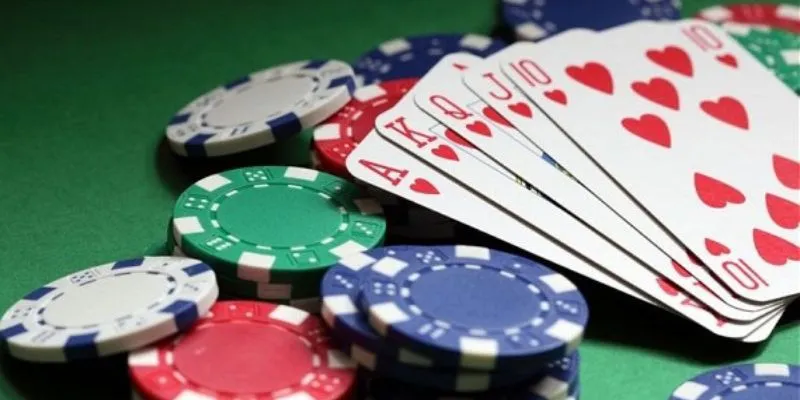 Tổng quan về game bài poker tại cổng game
